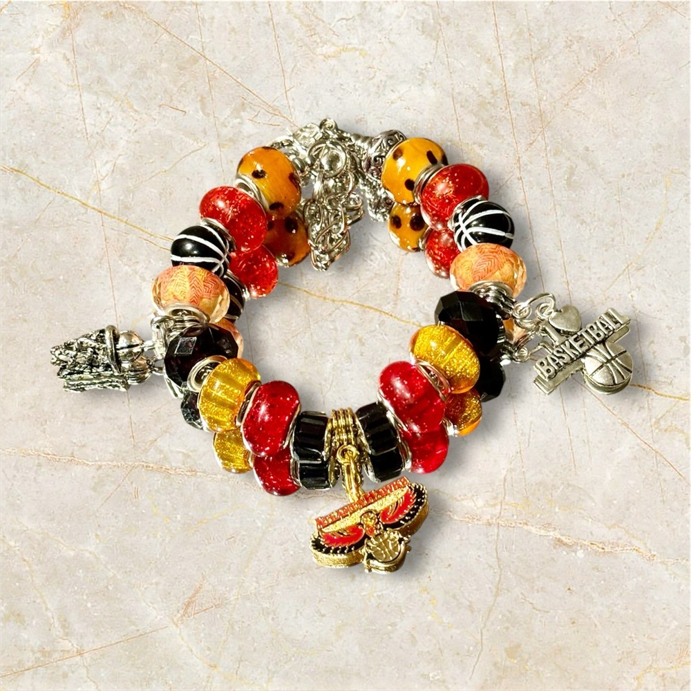 Atlanta Hawks Beaded Charm Bracelet NBA